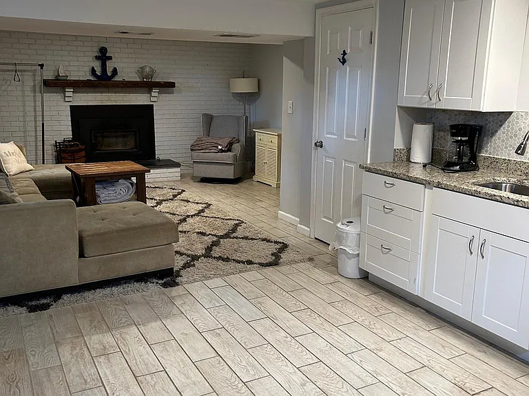 329 Locust Ave — Photo 15