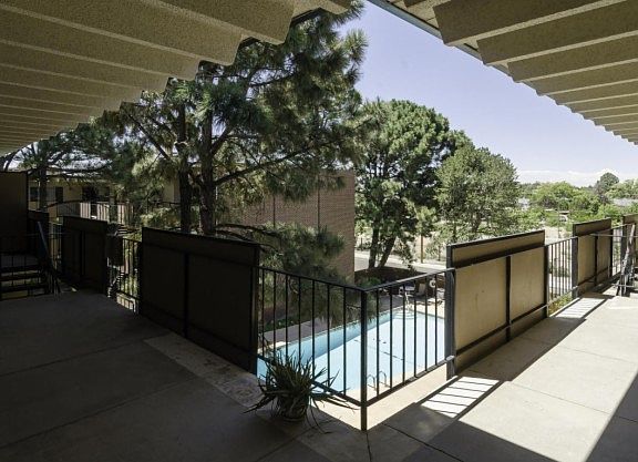 3rd image of 1100 Alvarado Dr SE APT 305