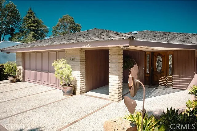 3 bed, 3.5 bath, 2576 sqft, $8,895 — Photo 2