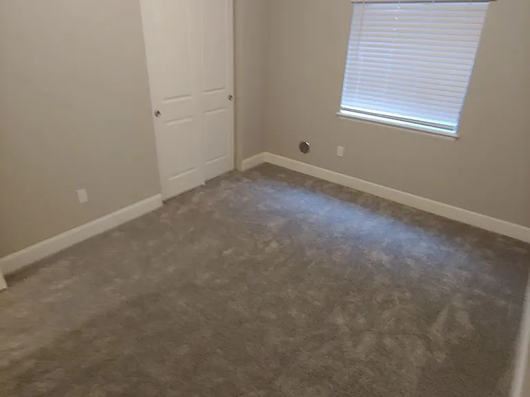 1042 Woodgate Ct — Photo 39