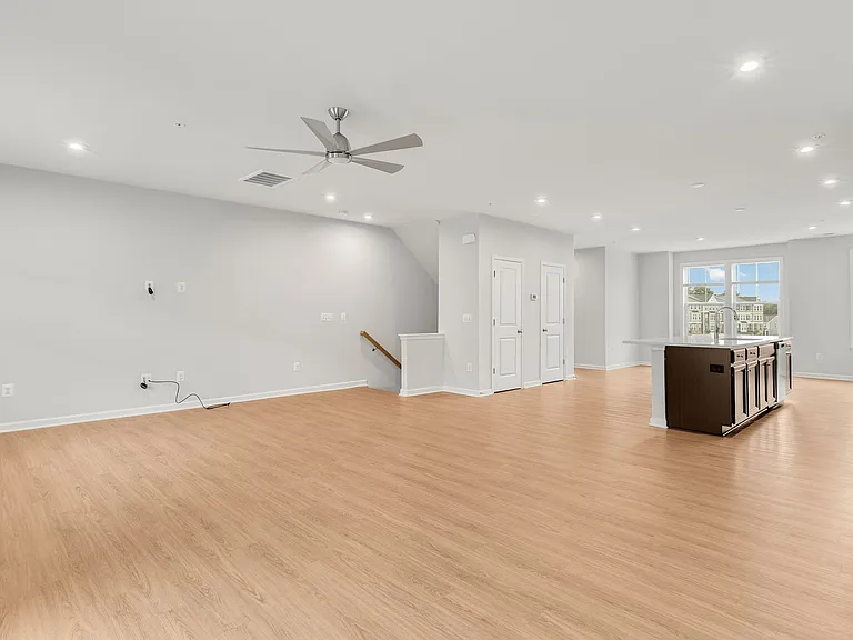 9229 Magellan Pkwy #B — Photo 7