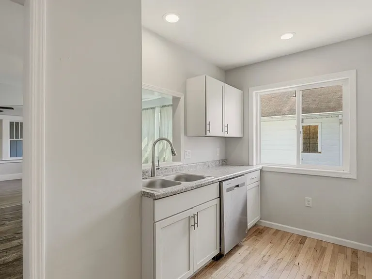 1701 N Charles St — Photo 8