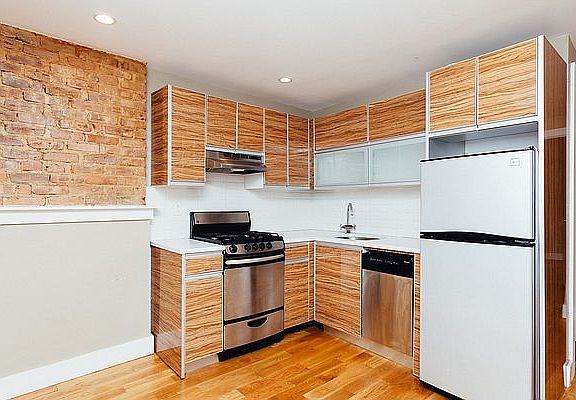 3rd image of 298 Gates Ave #4L