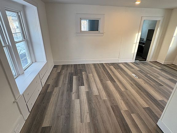 3rd image of 107 30th St NW