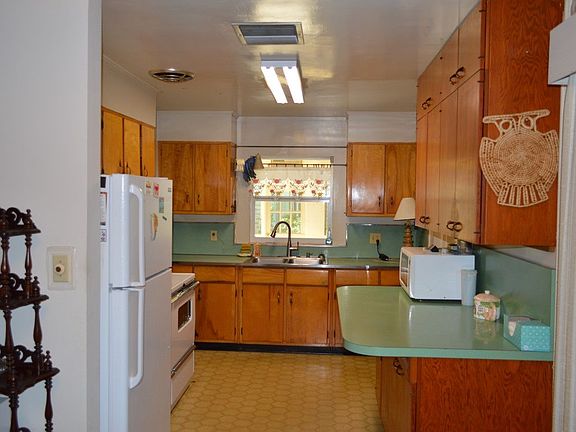 5th image of 1528 NE 13th St