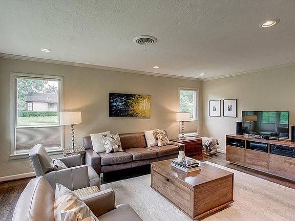 3rd image of 3895 Gaspar Dr