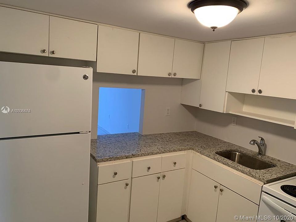 2nd image of 14500 NE 6th Ave #206