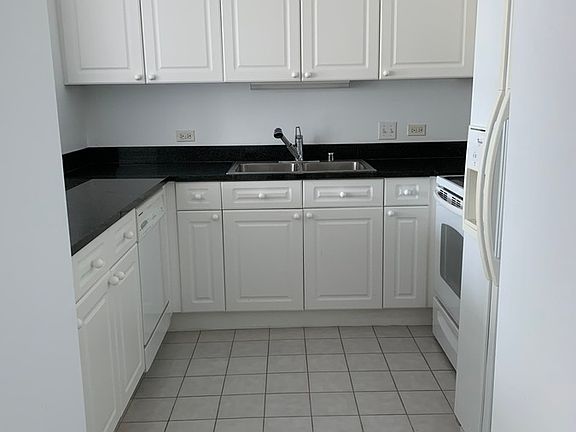 4th image of 512 N McClurg Ct APT 2408