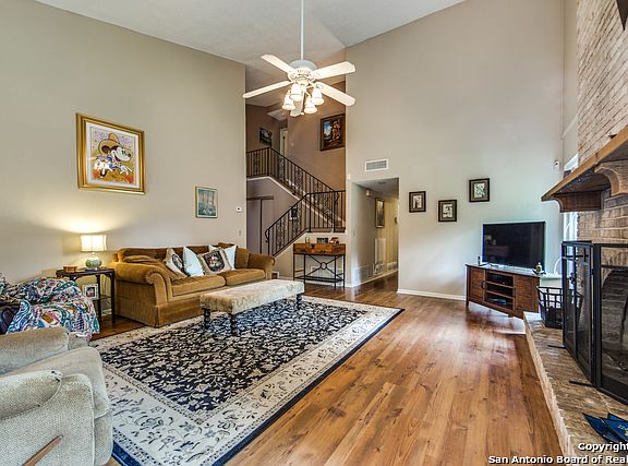 5th image of 4023 Mooresfield St