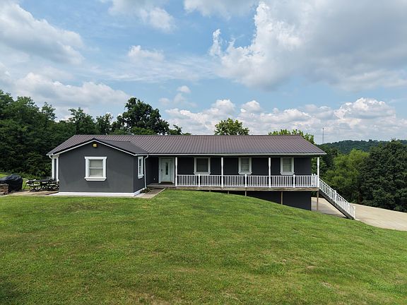 4th image of 751 Barker Rd