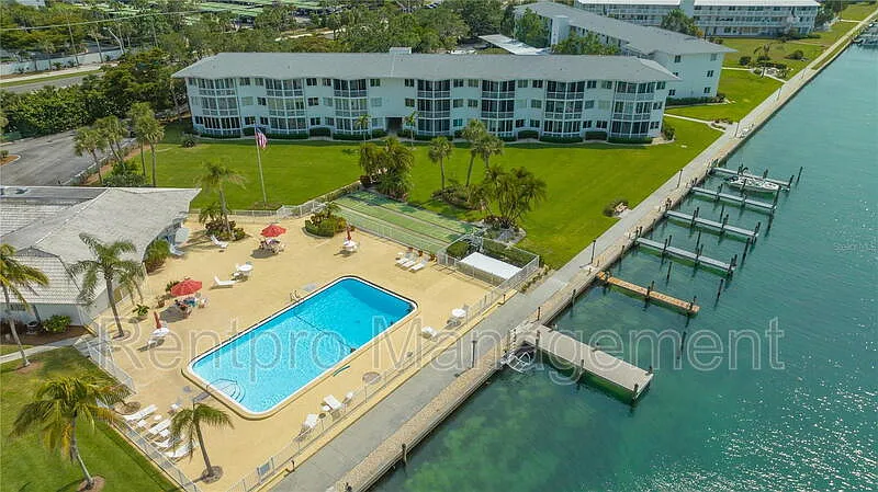 2 bed, 1.0 bath, 850 sqft, $2,200 — Photo 4
