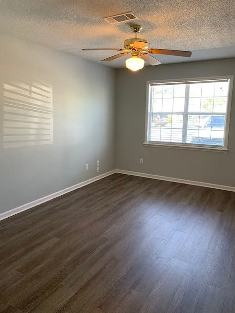 Remerton Townhomes — Photo 4