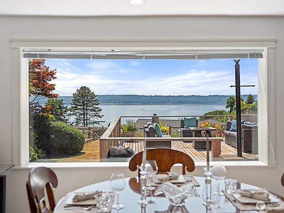 4th image of 10825 Marine View Drive SW