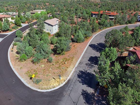 4th image of 190 Pebble Dr
