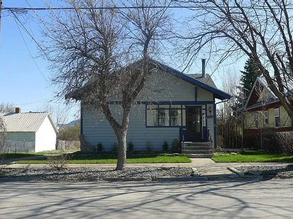1207 7th Ave N, Lewistown, MT 59457