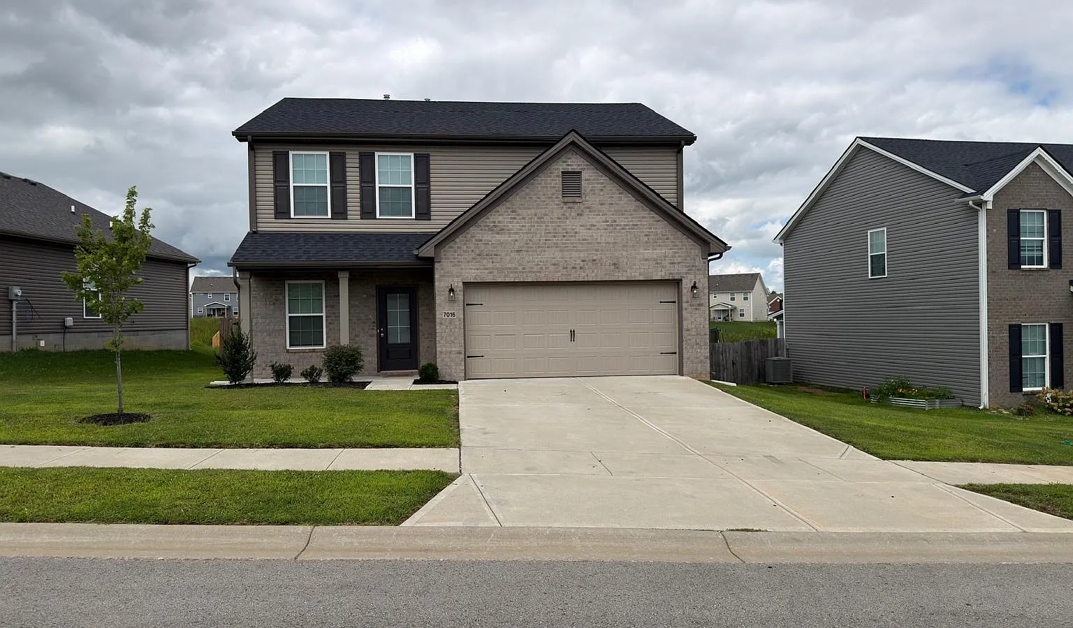 4 bed, 1997 sqft, $2,350 — Photo 1