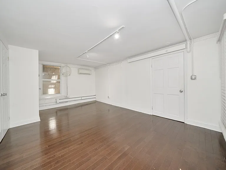 60 Pearl St #3 — Photo 8