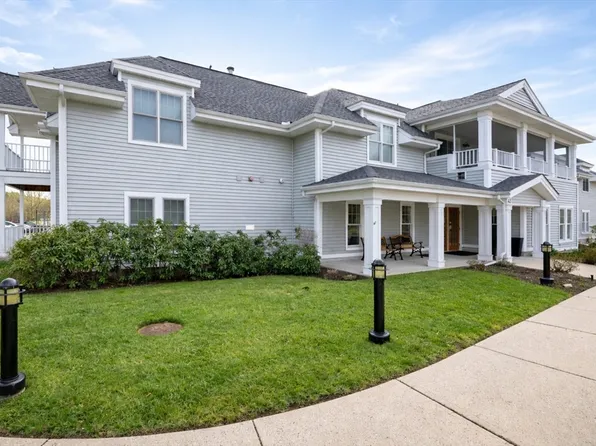 43 Kendall Ave APT 105, Sherborn, MA 01770