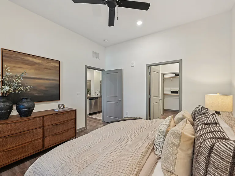 The Concord Luxury Apartments — Photo 42