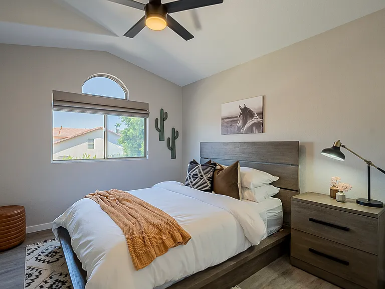 1078 S Riata St — Photo 35