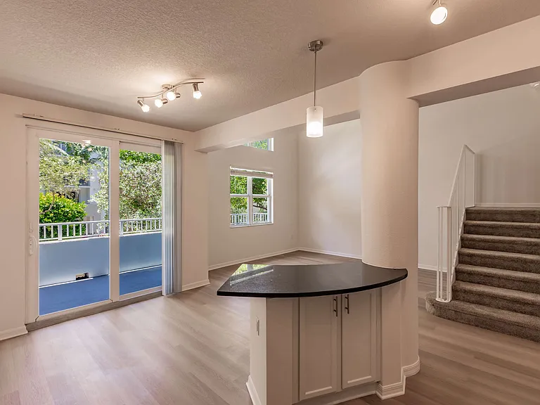 Aviah Flagler Village — Photo 253