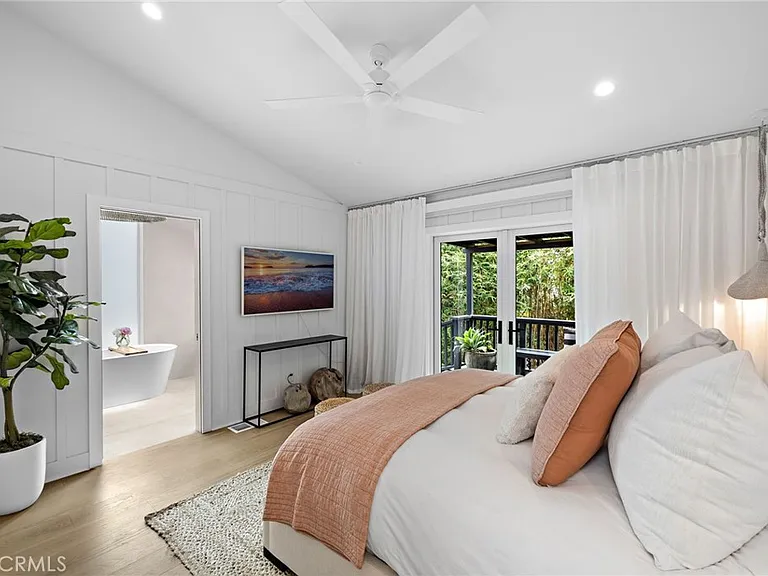 592 Bluebird Canyon Dr — Photo 27