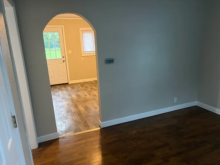 1160 Marion St — Photo 7