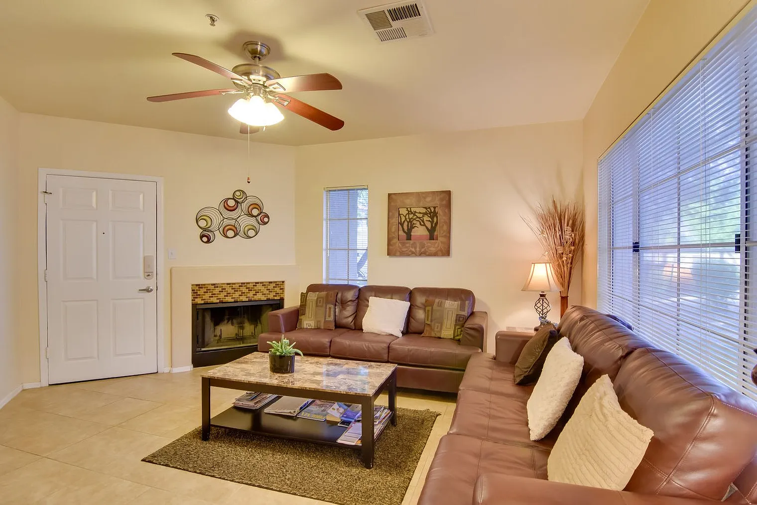 2 bed, 2.0 bath, 1011 sqft, $3,128 — Photo 3