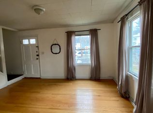 8 Valley Pl S, New Haven, CT 06515