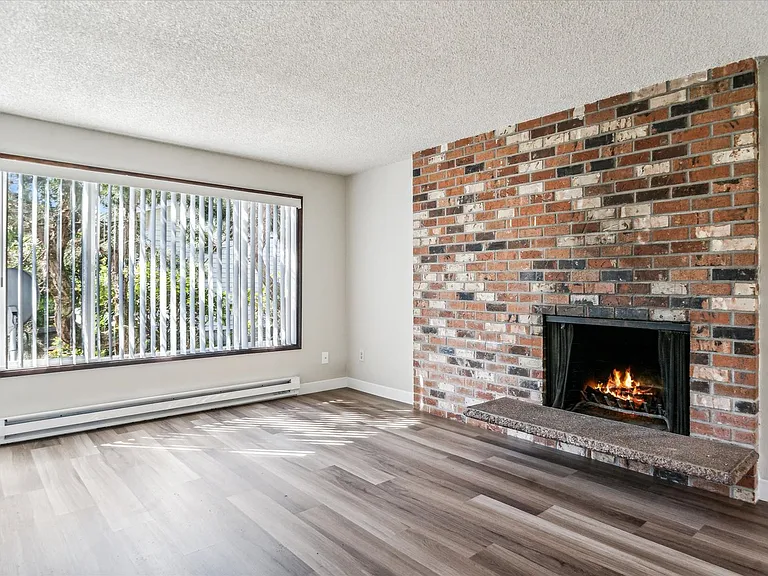 5847-5855 SE Holgate Blvd — Photo 14