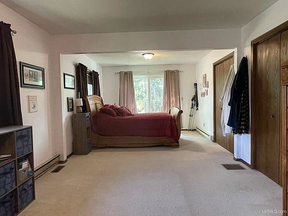 4th image of 141 Candee Ln