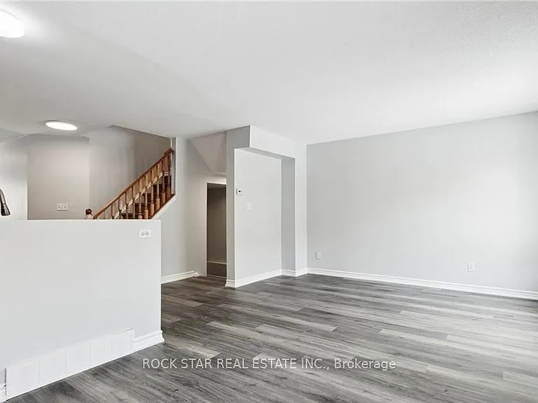 159 Henhoeffer Cres — Photo 19