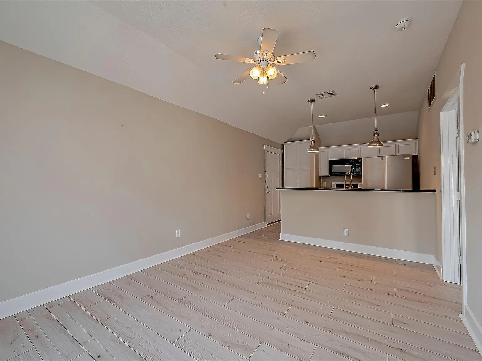 1 bed, 1.0 bath, 750 sqft, $1,750 — Photo 3
