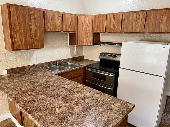 5th image of 403 Bryn Mawr Dr SE #B
