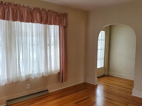 5th image of 1907 Holland Ave
