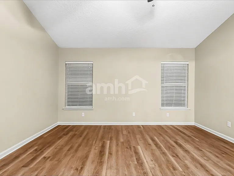 1379 Samantha Cir E — Photo 10