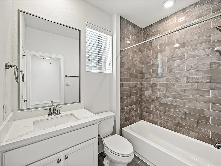 719 Leverkuhn St — Photo 25