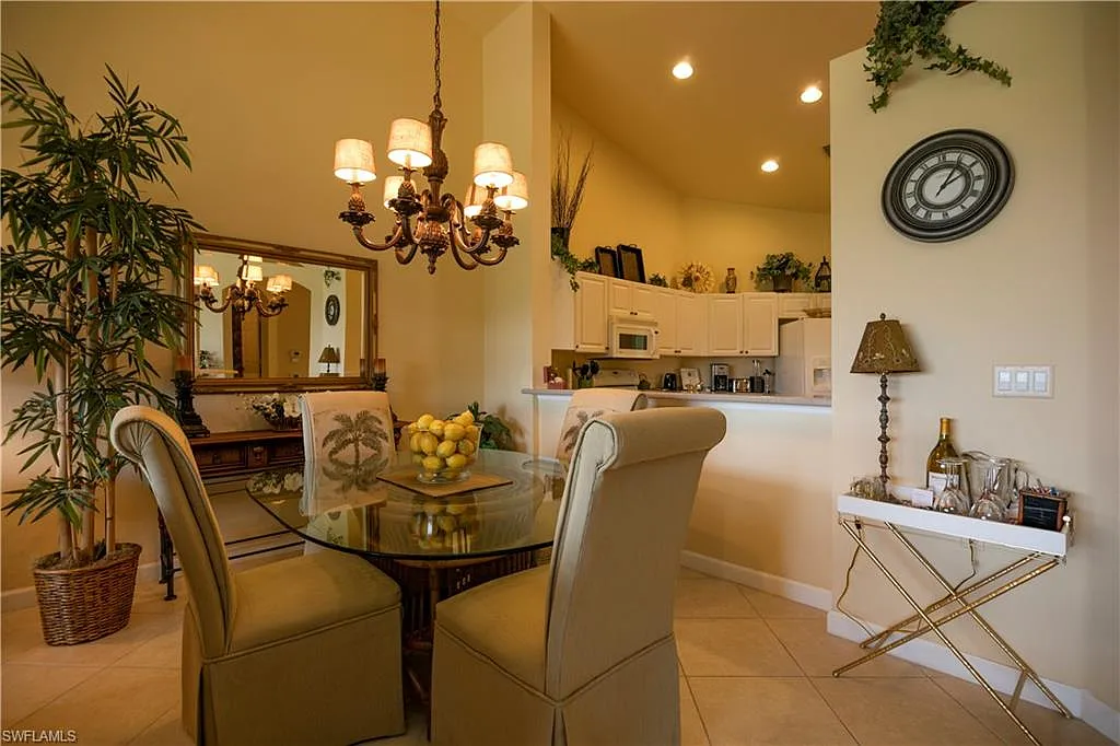 3 bed, 2.5 bath, 1818 sqft, $4,950 — Photo 4