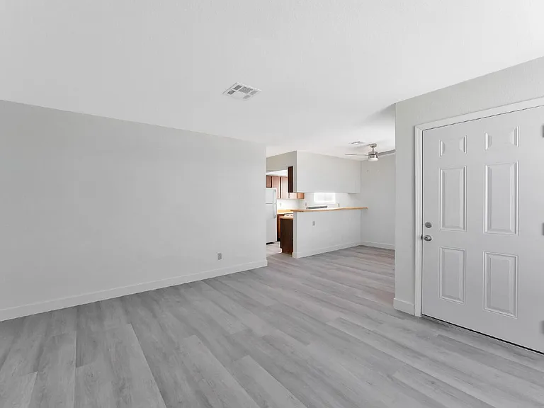 2257 Exeter Dr #D — Photo 10
