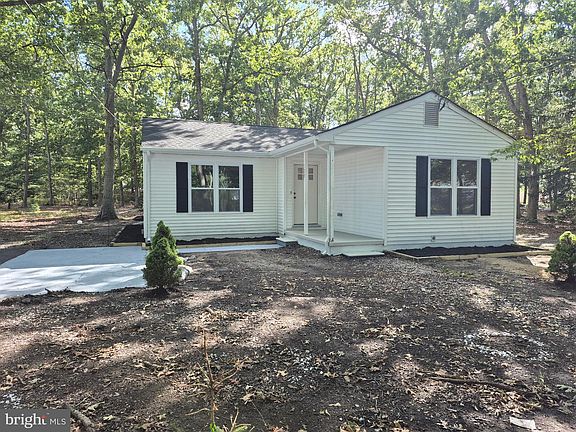 2nd image of 129 Bayberry Ave