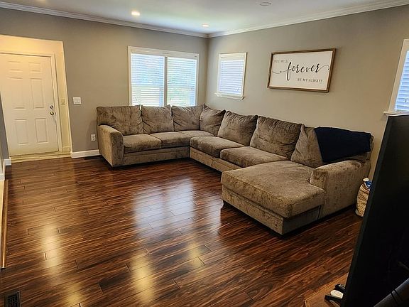 5th image of 2703 Williams Ave
