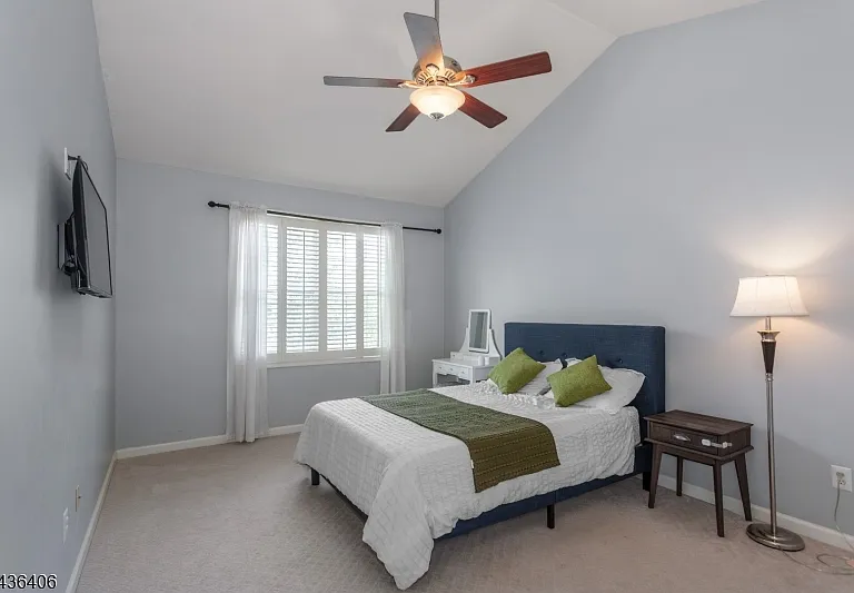 28 Devonshire Dr — Photo 33