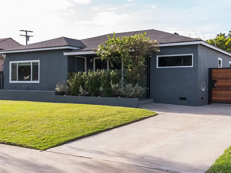 Lindblade St — Photo 12