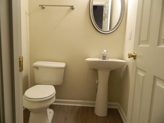 4th image of 2640 Heathrow Dr