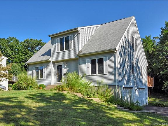 2nd image of 49 Forest St