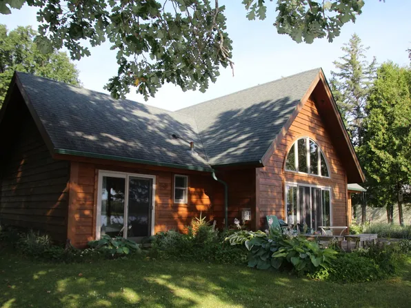 2644 Birchview Dr NW, Baudette, MN 56623