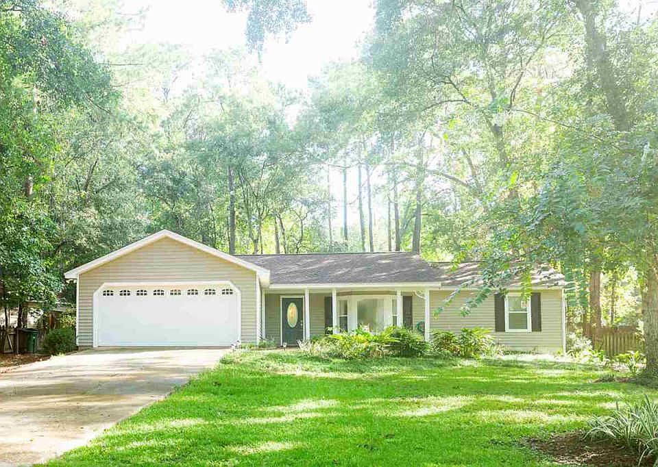 1st image of 3504 Larkspur Ln
