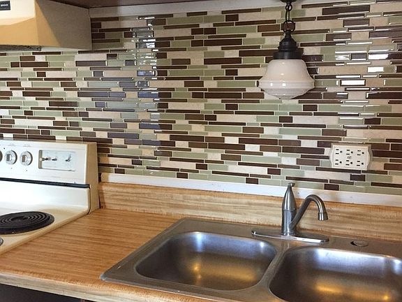 4th image of 928 Whitestone Dr APT 1