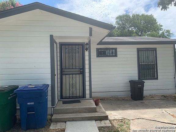 3rd image of 501 S San Dario Ave