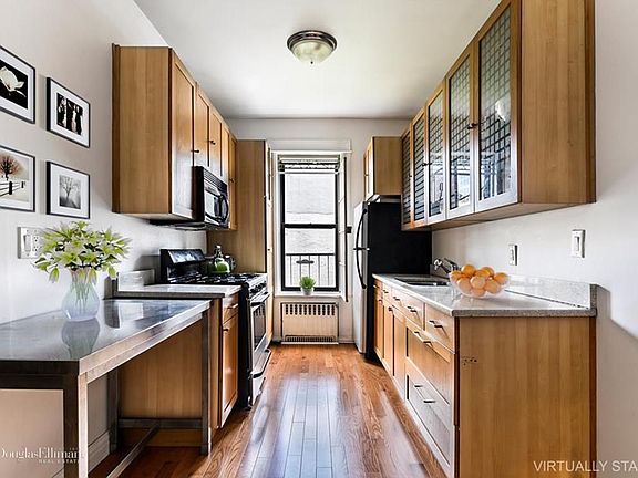 3rd image of 527 8th St APT 4C